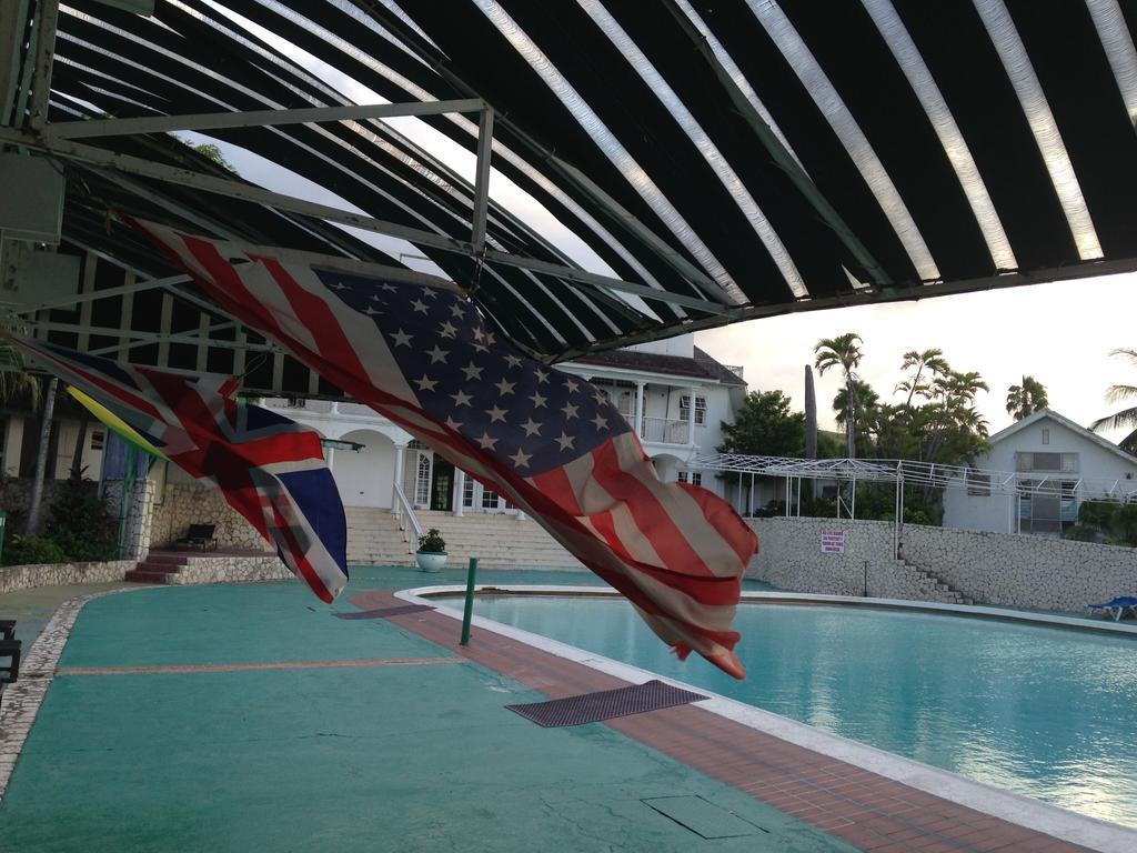 Seacastles By The Beach/Pool Montego Bay Buitenkant foto