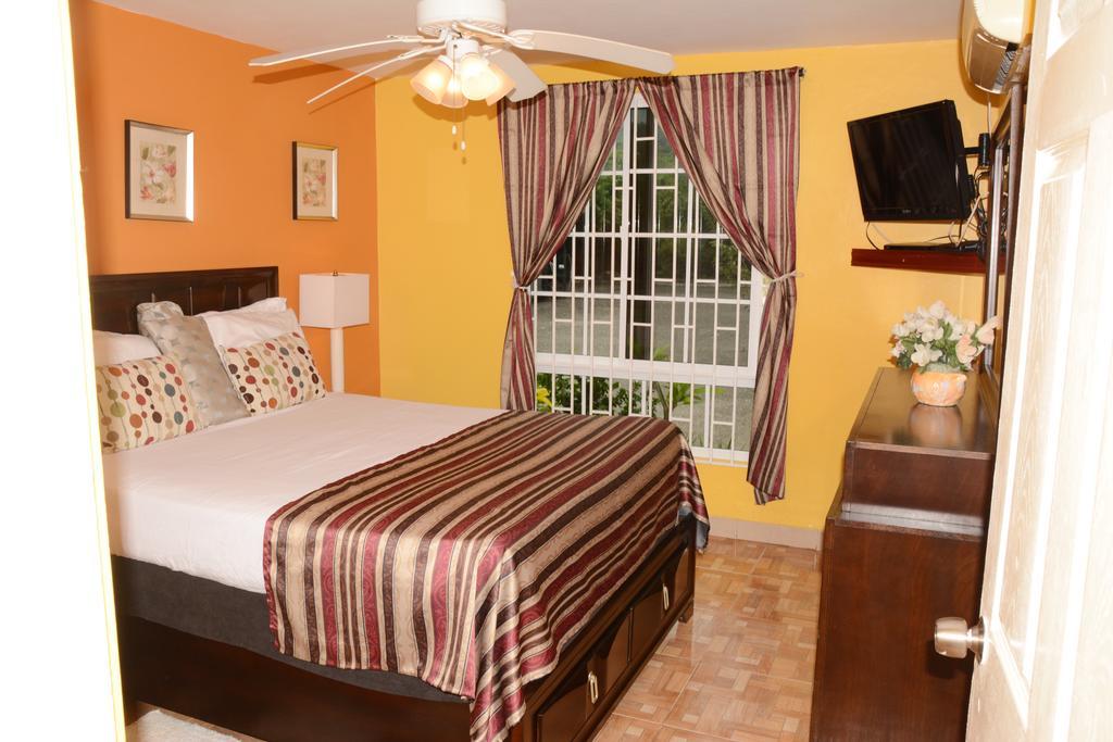 Seacastles By The Beach/Pool Montego Bay Buitenkant foto